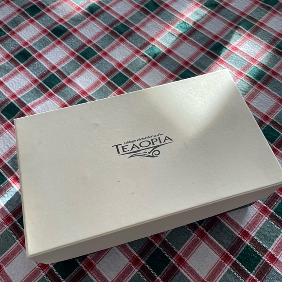 Teaopia Porcelain Set - Picture 5 of 5